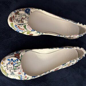 Tory Burch Minnie Travel Flats, Floral Sz 8.5 Very gently used w/dust bag $65